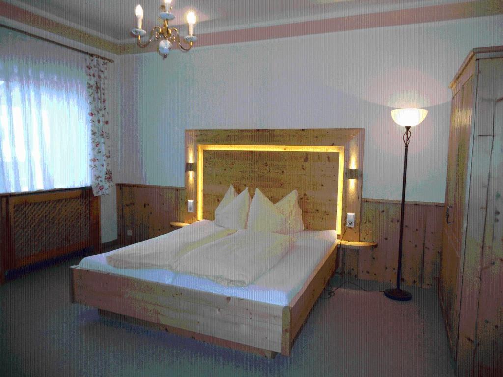 Landgasthof Dorferwirt Oberau Ruang foto